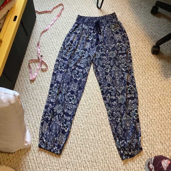 Aerie Harem Pants * Blue Paisley * Small - Picture 7 of 8